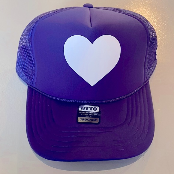 MISS JANIE foam heart trucker hat - Picture 1 of 3